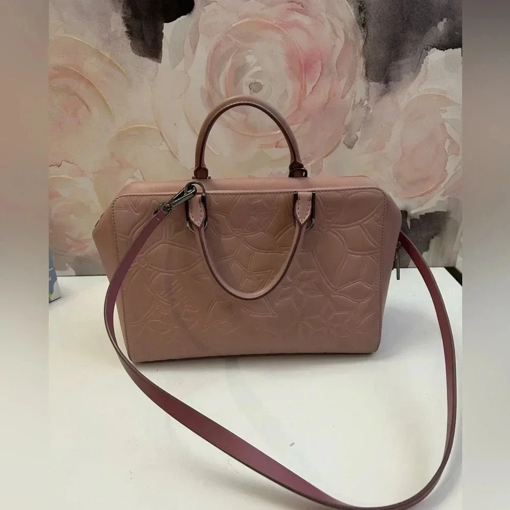 ! Carolina Herrera leather light pink Handbag - Picture 8 of 14